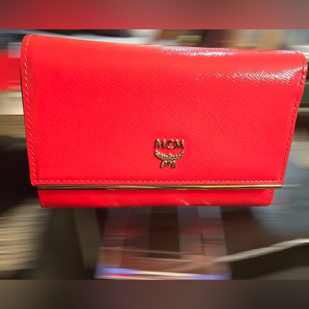 MCM red visetos all inclusion wallet